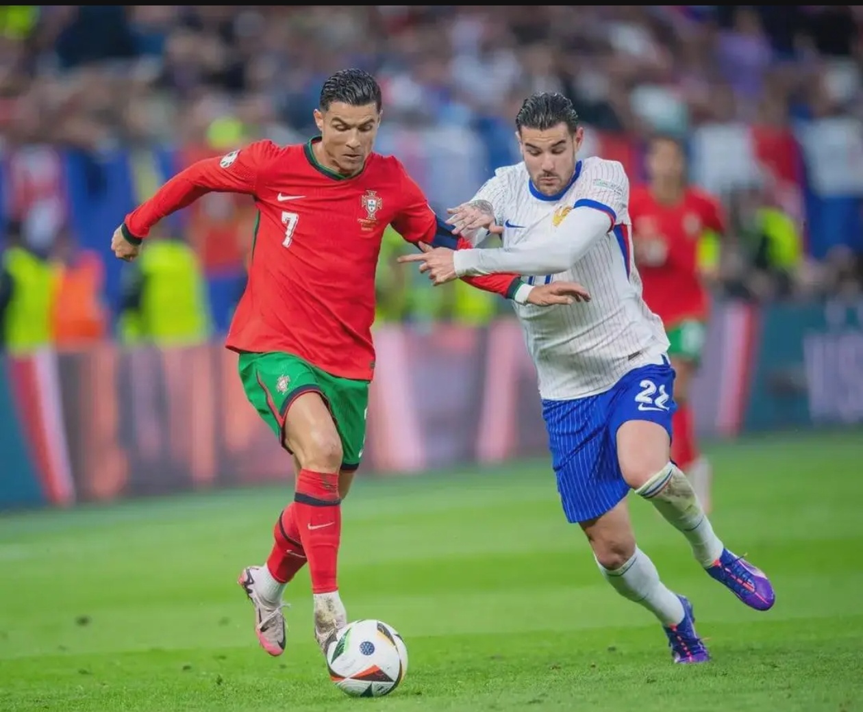 爱游戏大厅-法国鏖战葡萄牙,罗德里高光表现