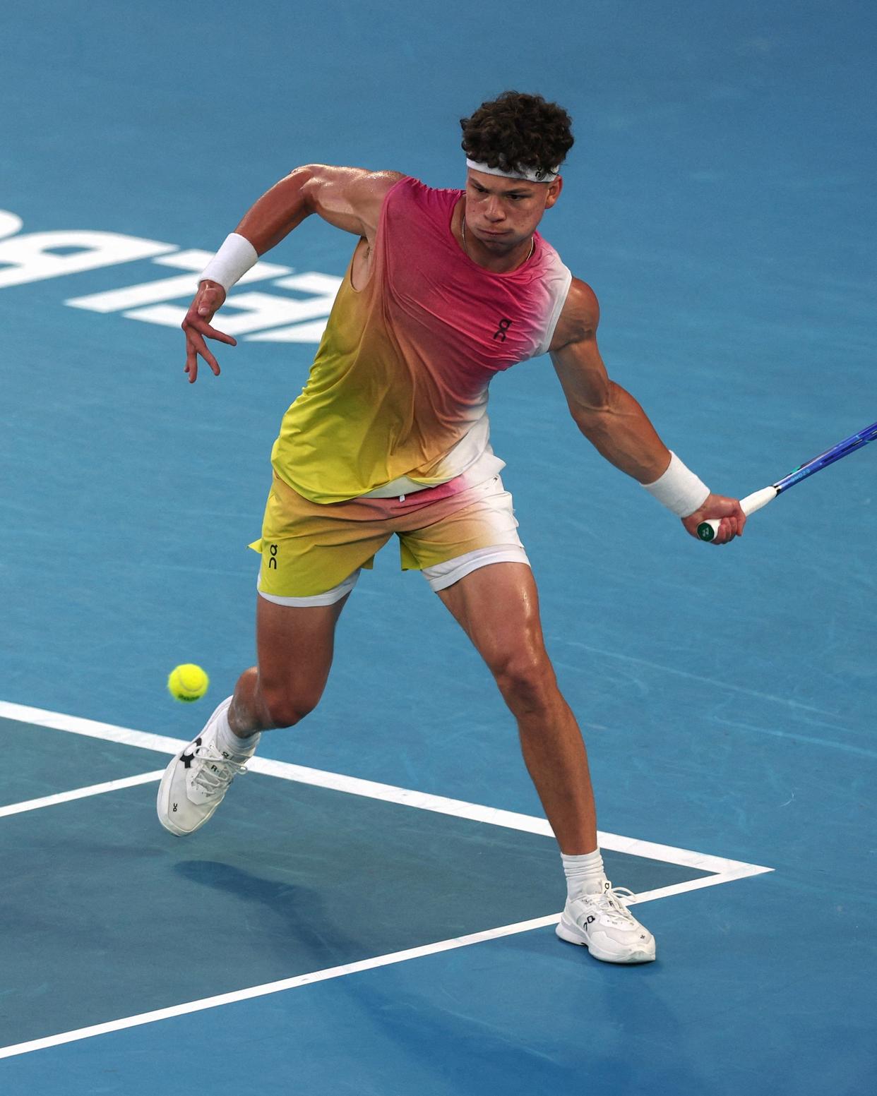 爱游戏官网-戴维斯杯逆转拉沃尔杯,辛纳惊艳四座