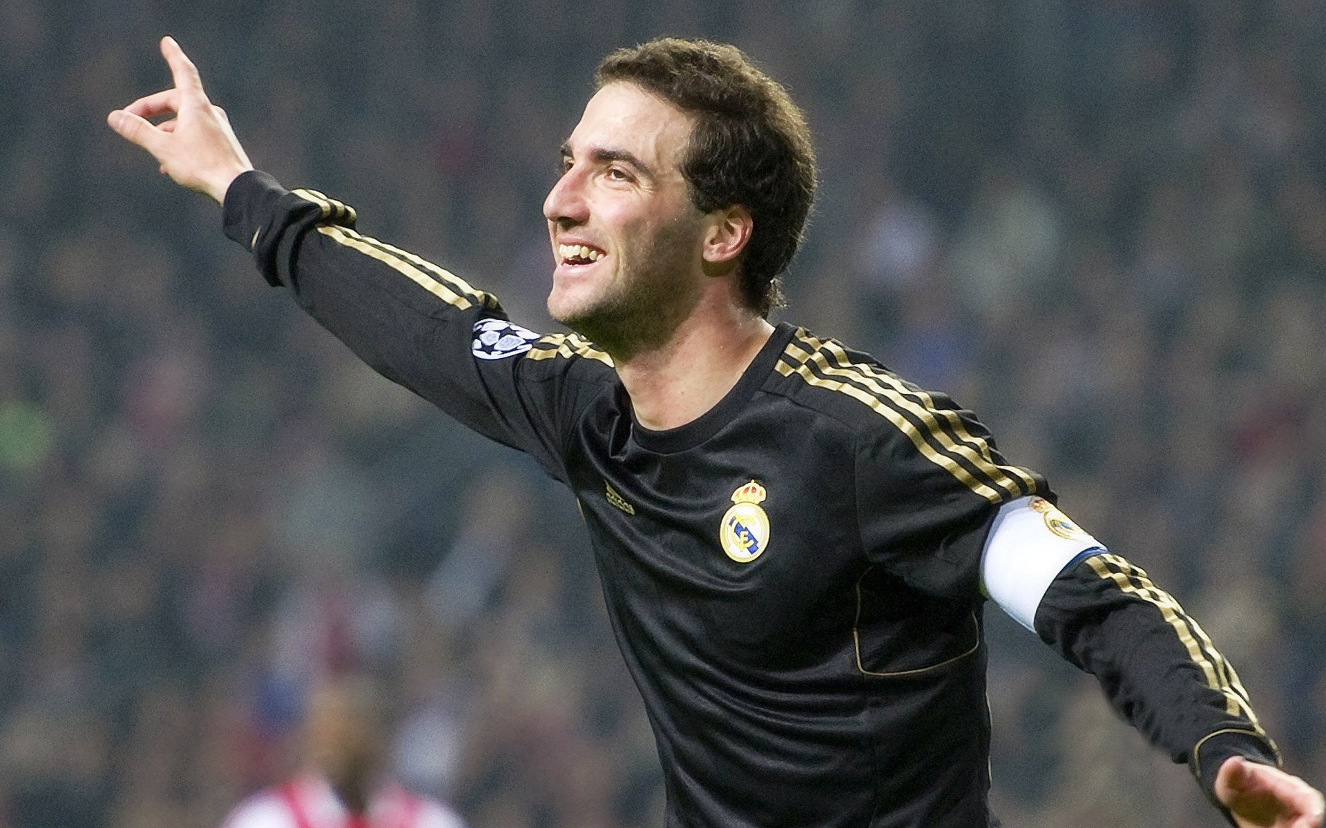 爱游戏tv-武切维奇让比赛提前失去悬念,雷霆冲垮黄蜂,当巨兽与闪电同时降临