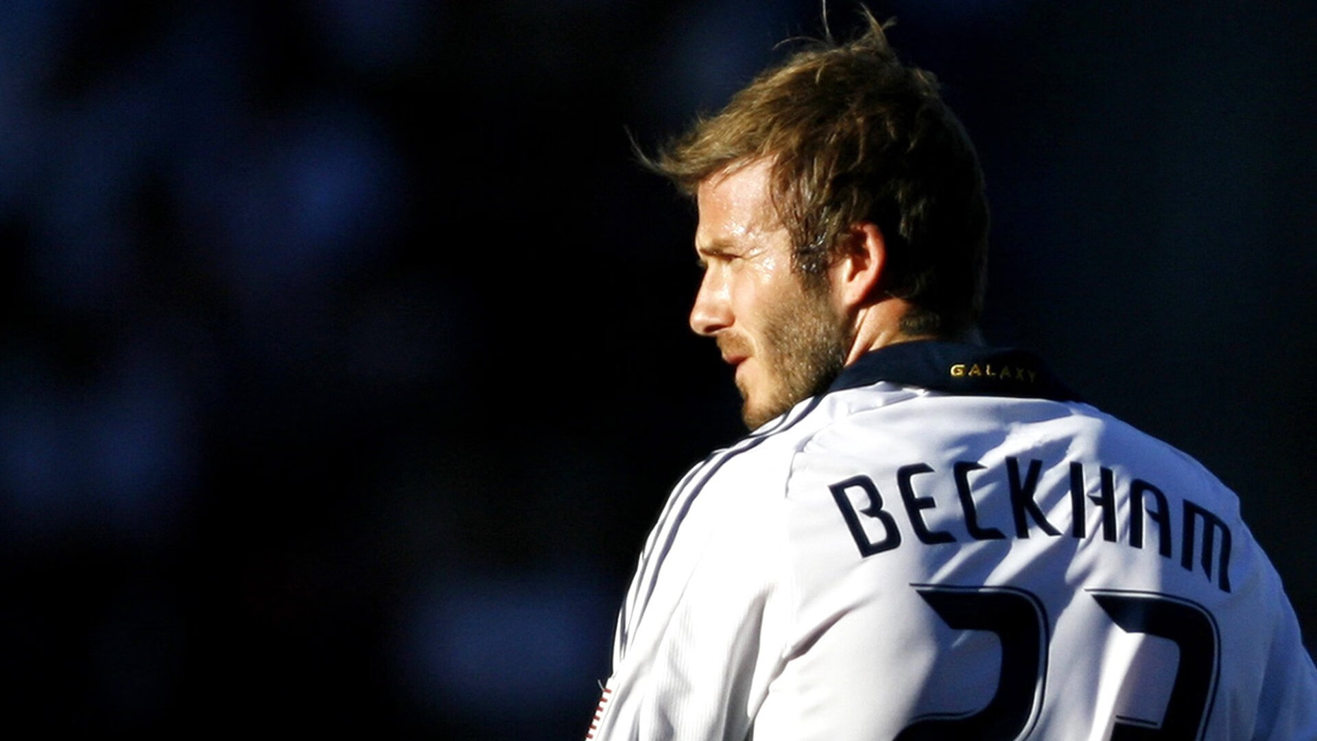 爱游戏-欧冠半决赛之夜，萨卡，从北伦敦的雨巷到欧洲之巅的破晓